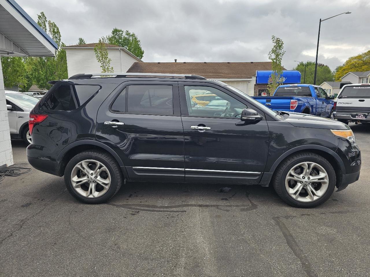 Used 2013 Ford Explorer Limited w/ Class III Trailer Tow Pkg AWD/4WD image 13