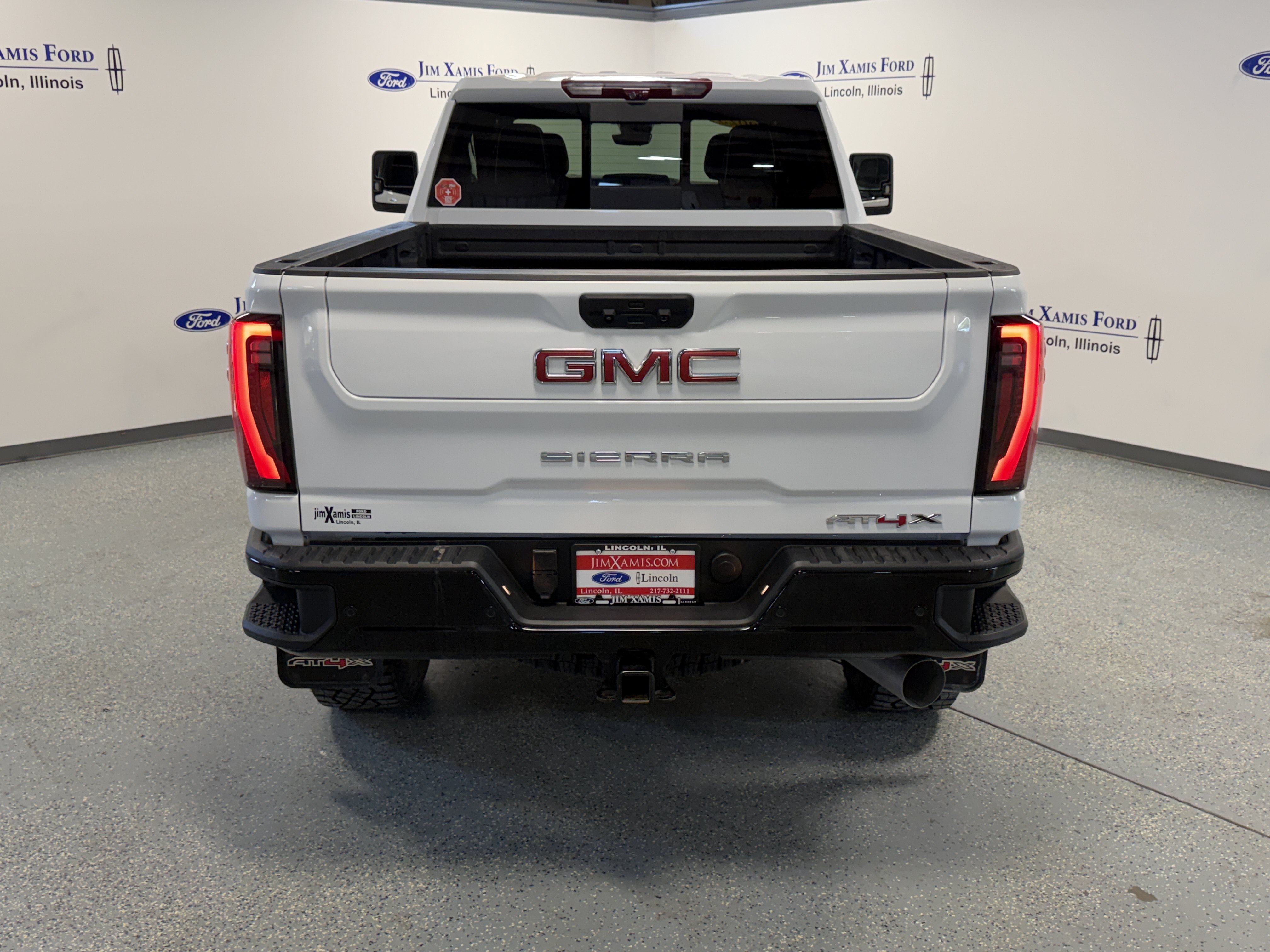 Used 2025 GMC Sierra 2500 AT4X AWD/4WD image 35