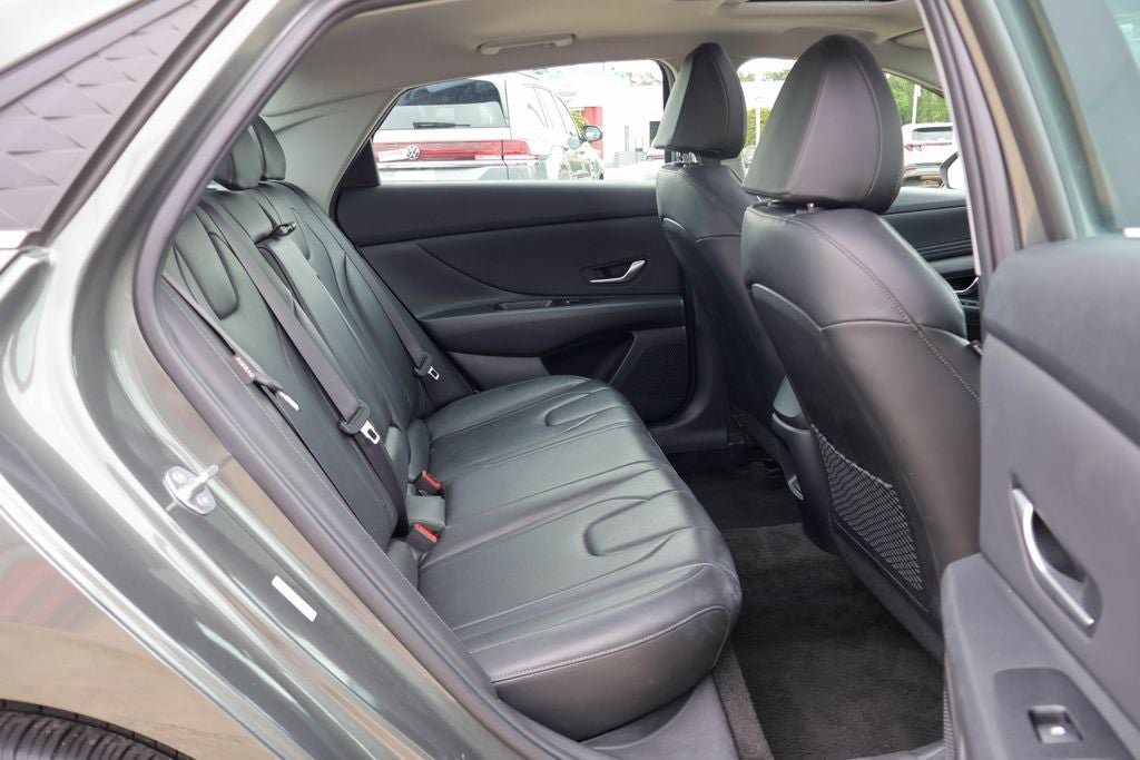 Used 2025 Hyundai Elantra Limited FWD image 10
