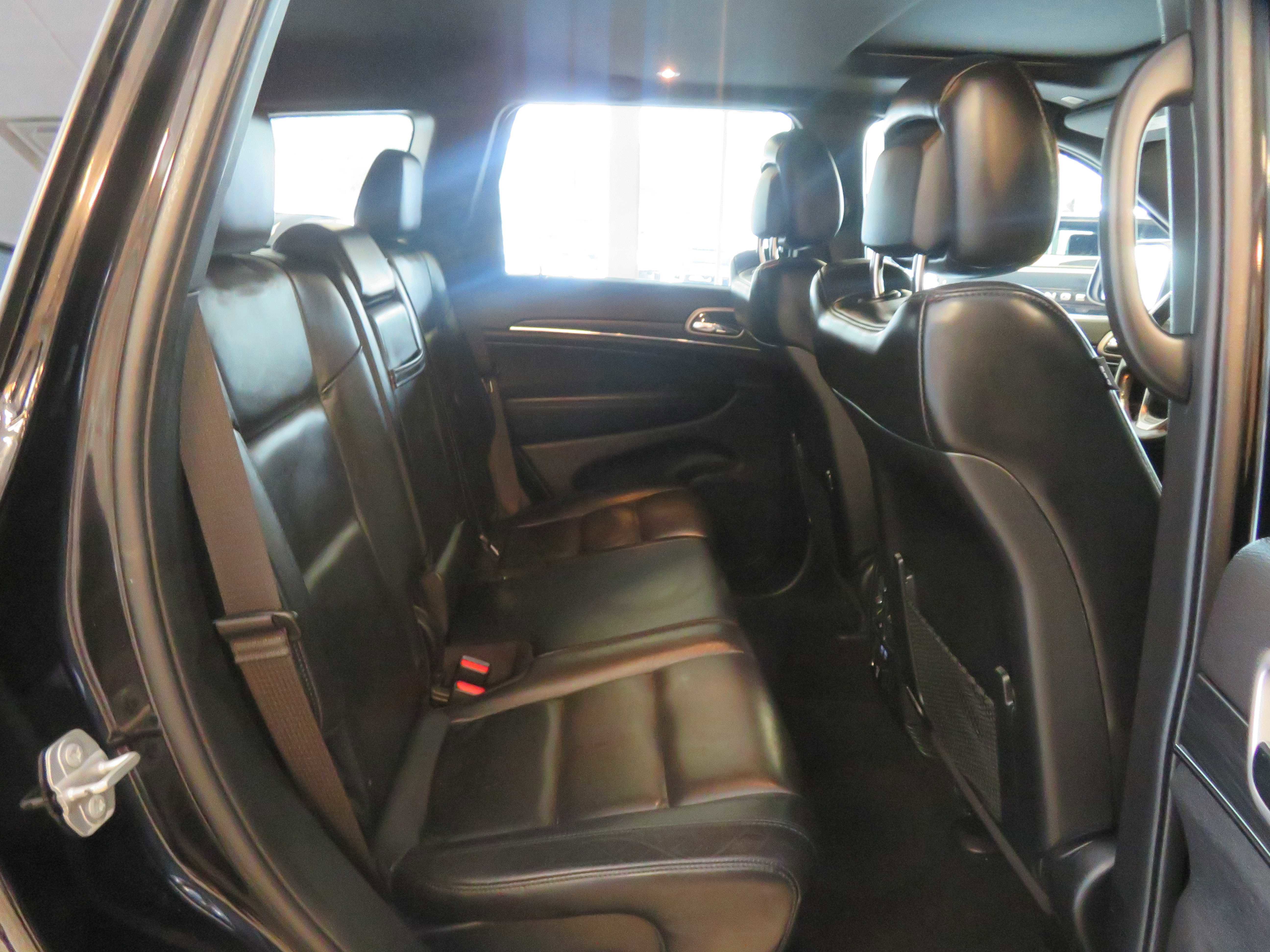 Used 2020 Jeep Grand Cherokee Limited w/ Trailer Tow Group IV image 23