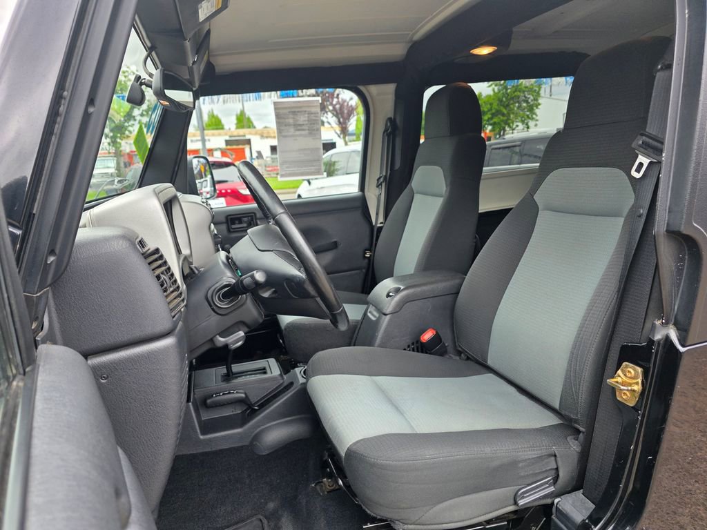 Used 2005 Jeep Wrangler Unlimited AWD/4WD image 4