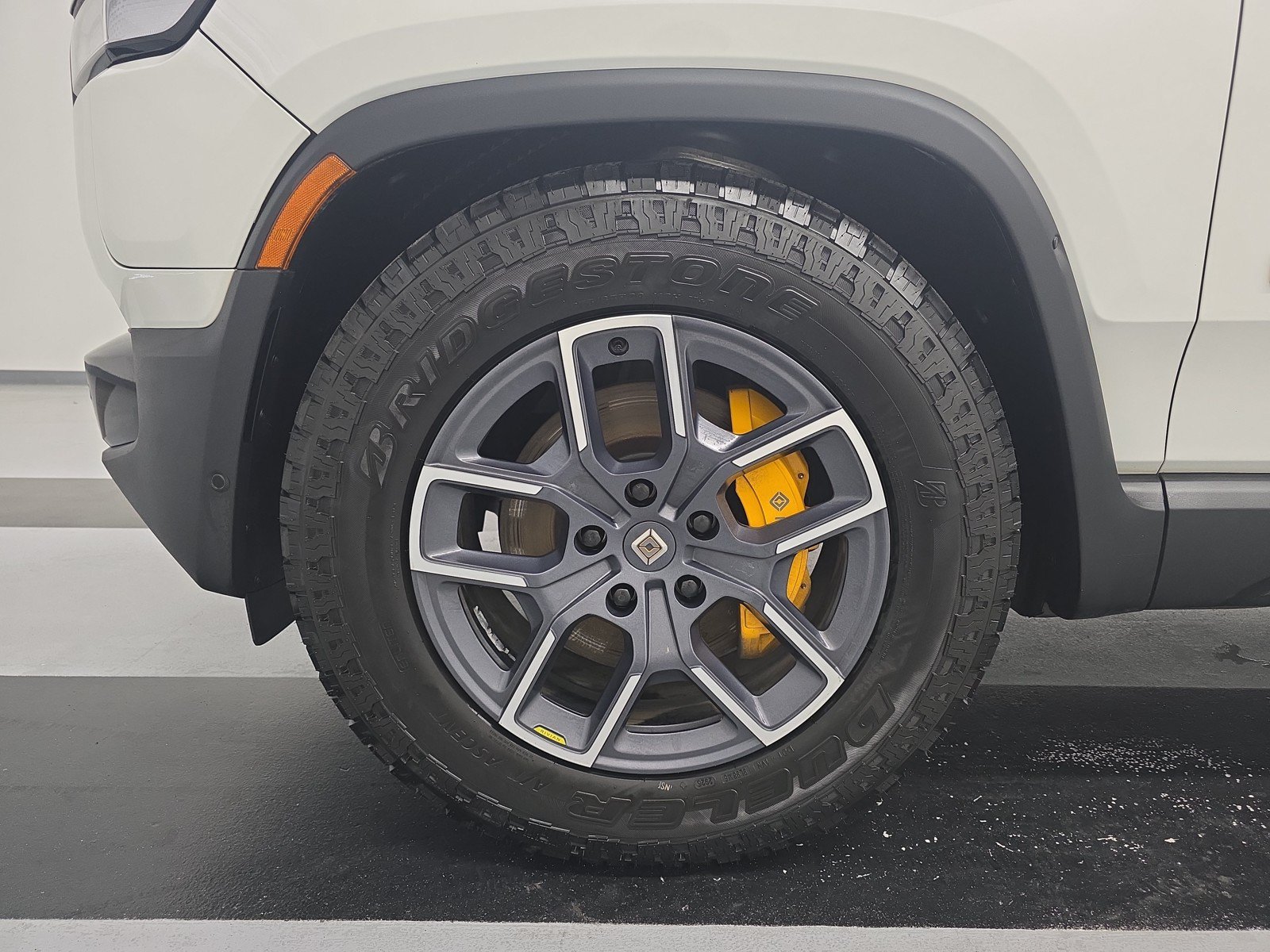 Used 2023 Rivian R1T Adventure AWD/4WD image 9