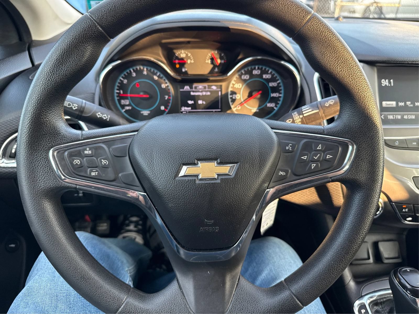 Used 2017 Chevrolet Cruze LT FWD image 17