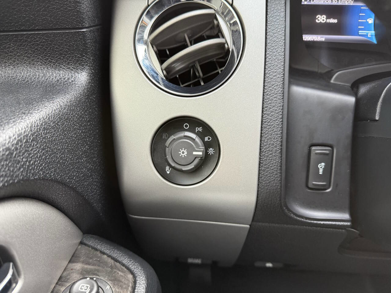 Used 2016 Ford Expedition Limited w/ Equipment Group 301A image 10