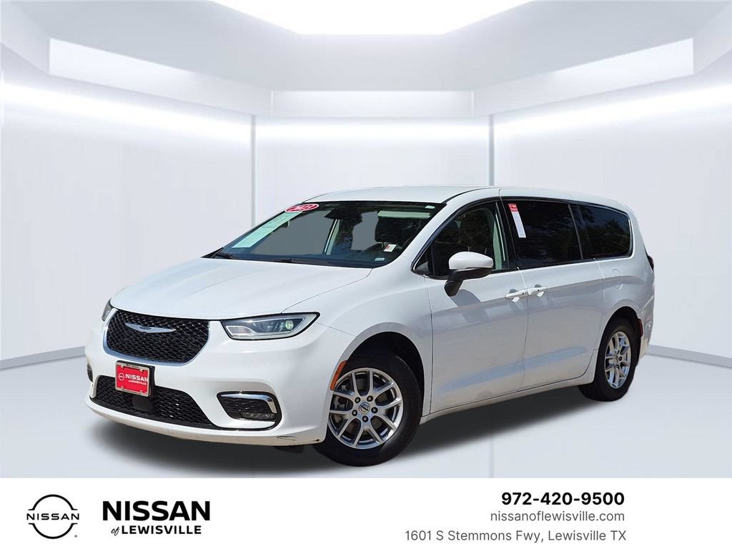 Used 2023 Chrysler Pacifica Touring-L