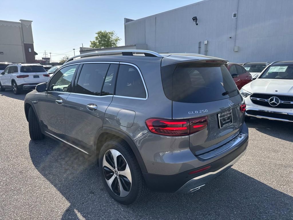 Used 2025 Mercedes-Benz GLB 250 image 5