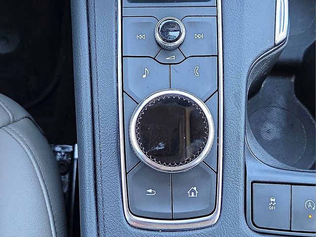 Used 2021 Cadillac XT4 Luxury w/ Cold Weather Package image 21