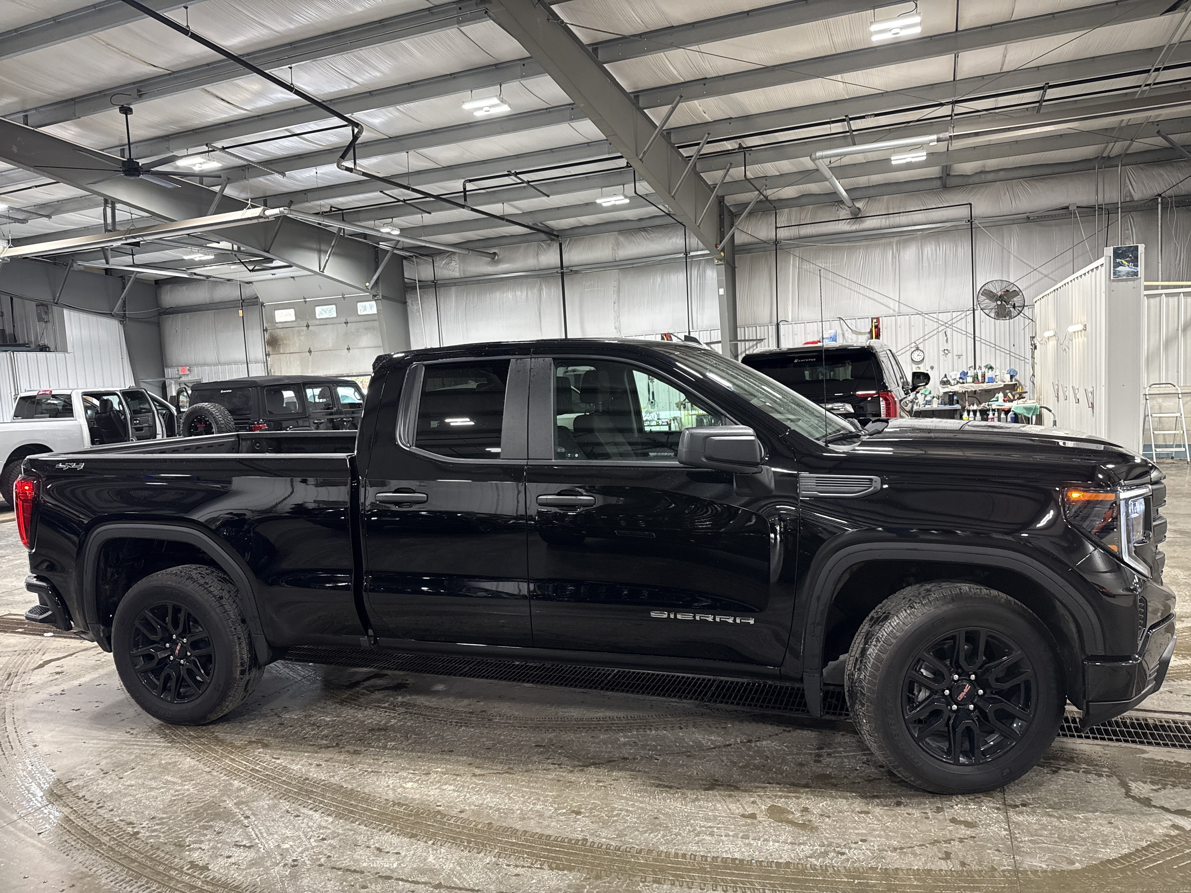 Used 2024 GMC Sierra 1500 Pro w/ Graphite Edition AWD/4WD image 2