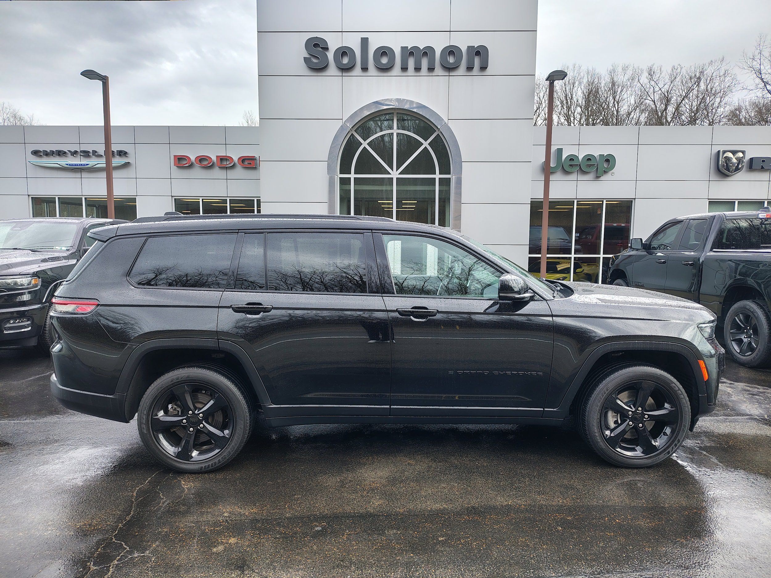 Certified 2024 Jeep Grand Cherokee L Altitude AWD/4WD image 1