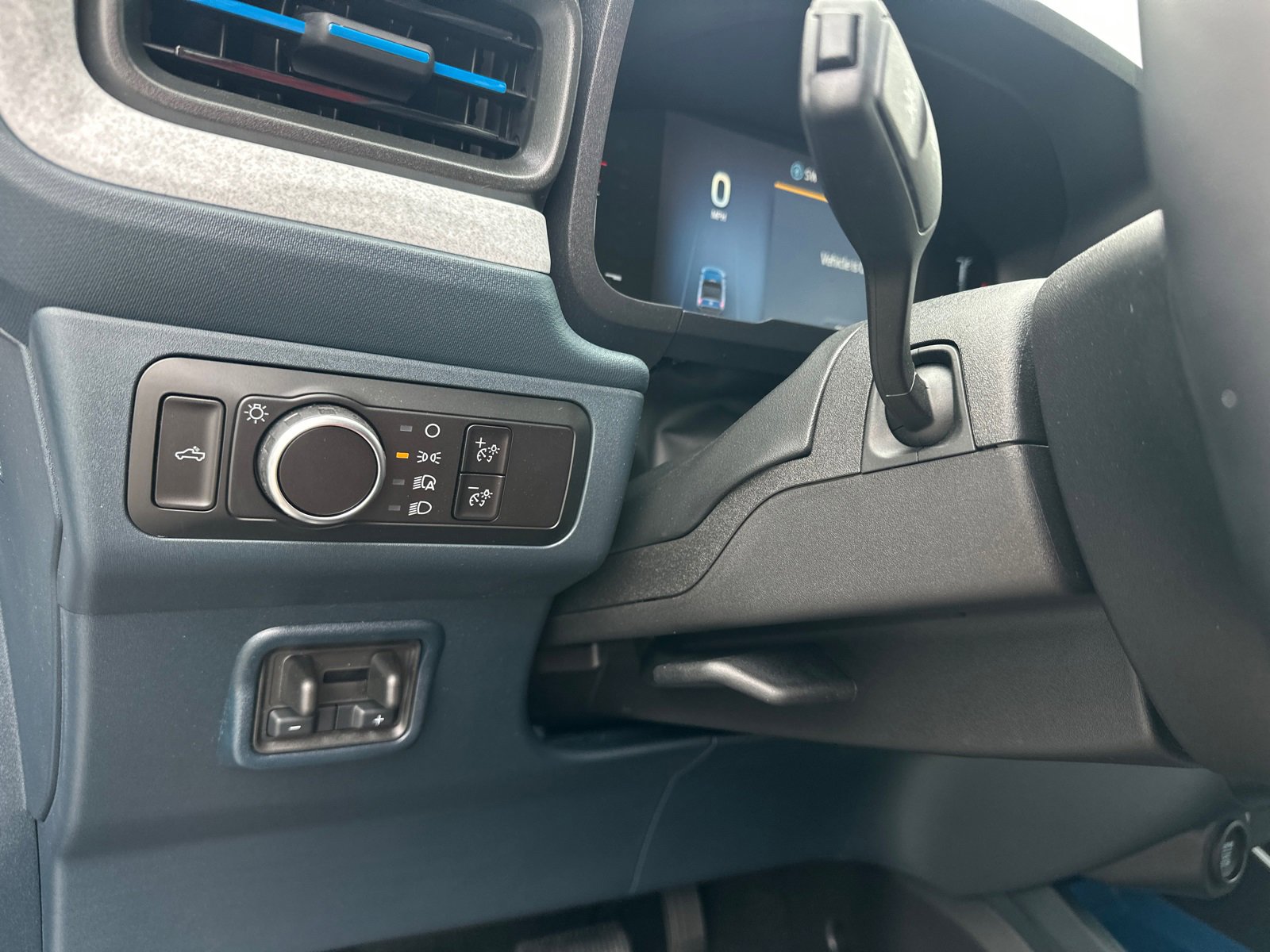 New 2025 Ford Maverick XLT w/ XLT Luxury Package image 32