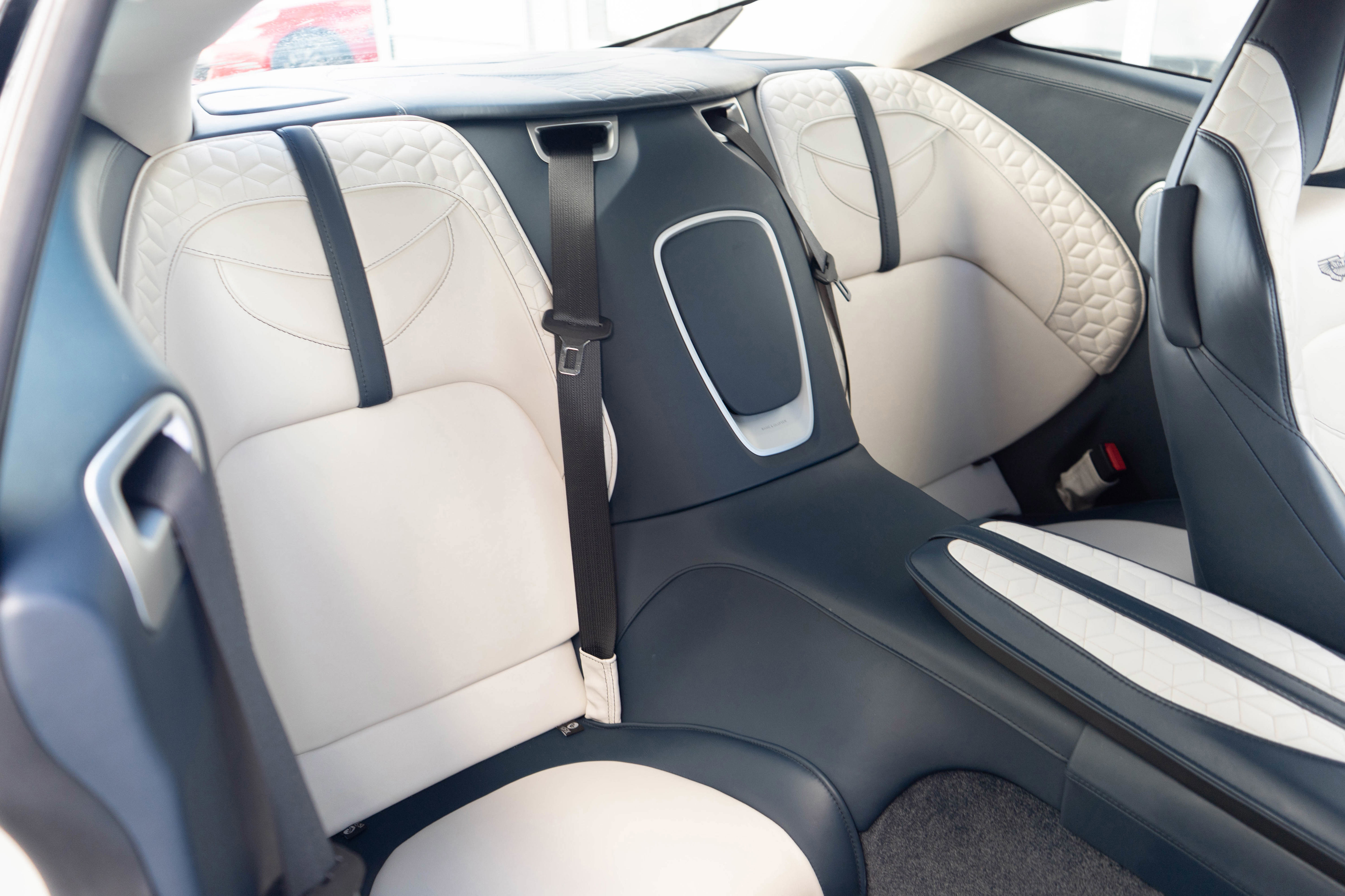 Used 2019 Aston Martin DBS Superleggera image 32