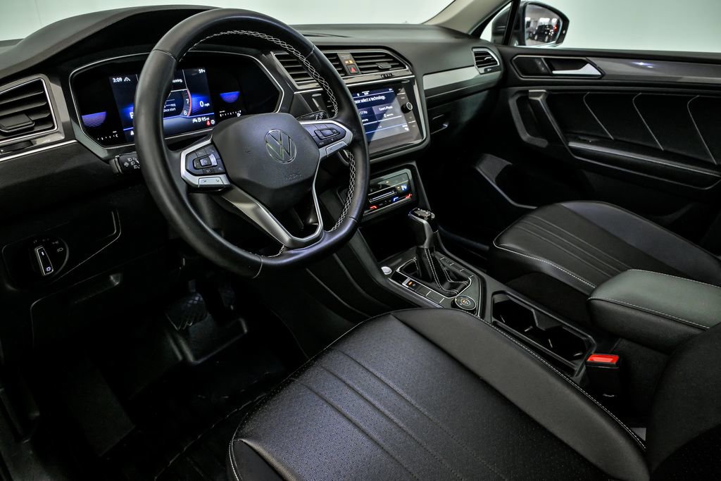 Used 2022 Volkswagen Tiguan SE image 10