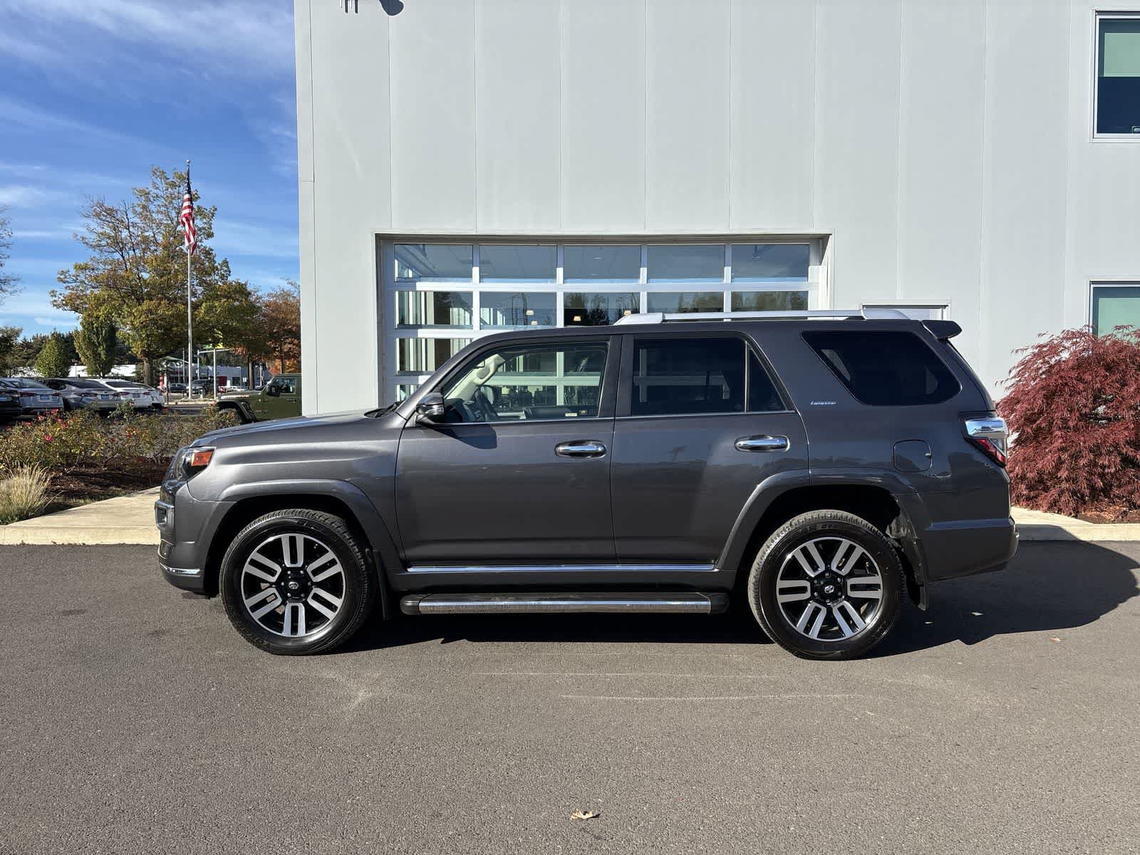 Used 2018 Toyota 4Runner Limited AWD/4WD image 2