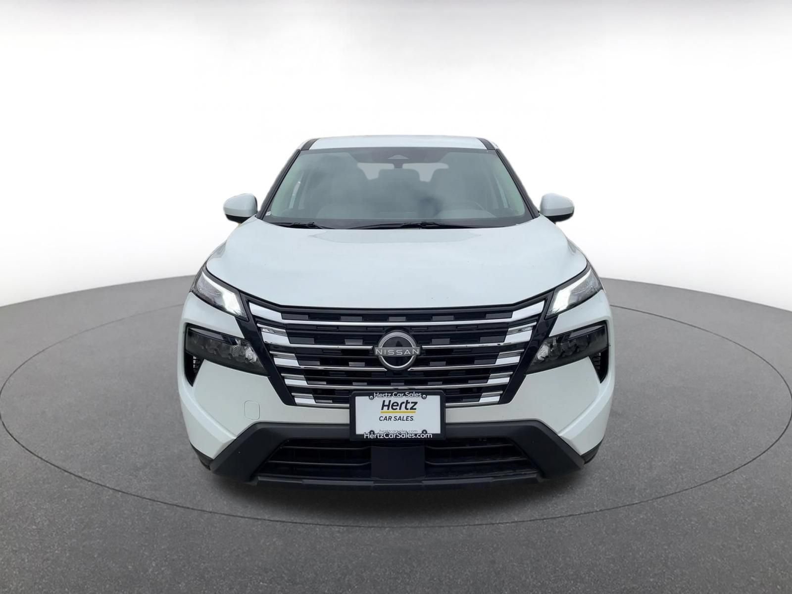 Used 2025 Nissan Rogue SV FWD image 4