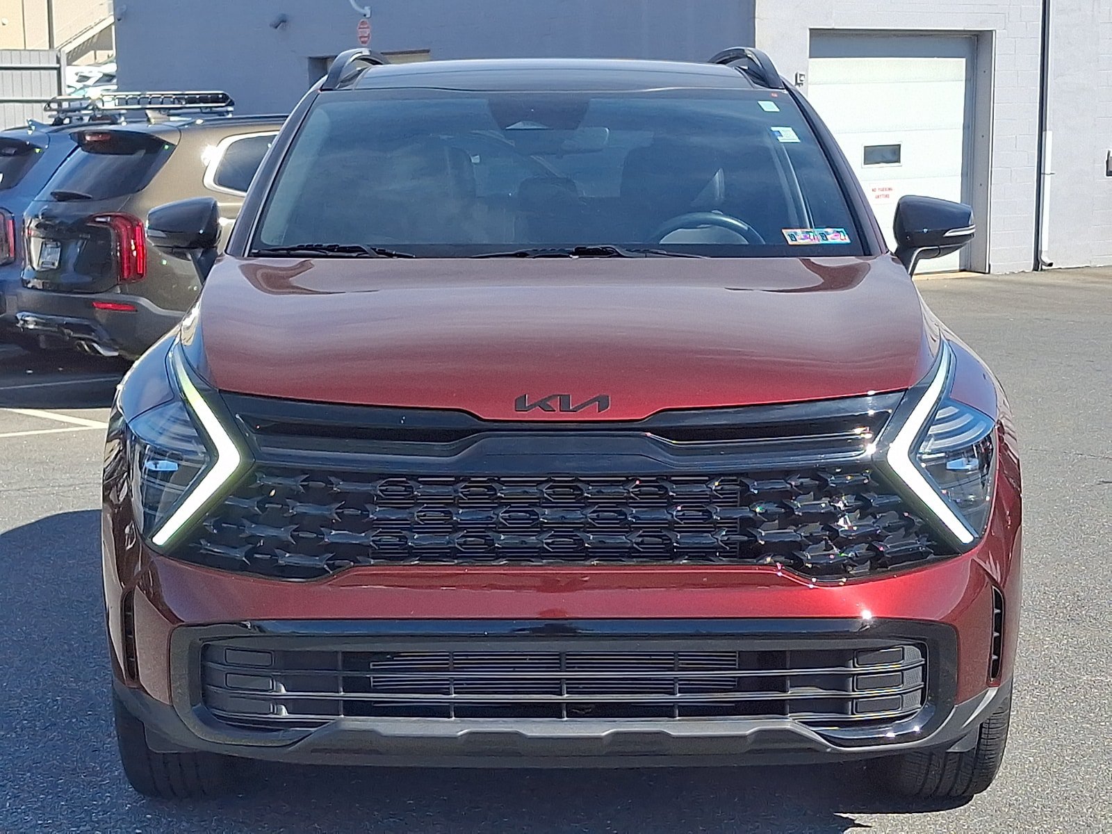 Used 2025 Kia Sportage X-Line w/ Premium Package AWD/4WD image 2