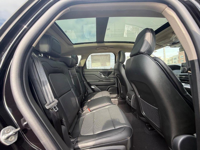 New 2026 Lincoln Corsair Reserve image 5