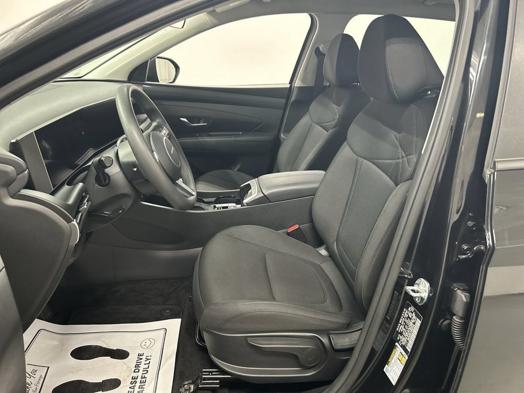 Used 2025 Hyundai Tucson SE AWD/4WD image 9