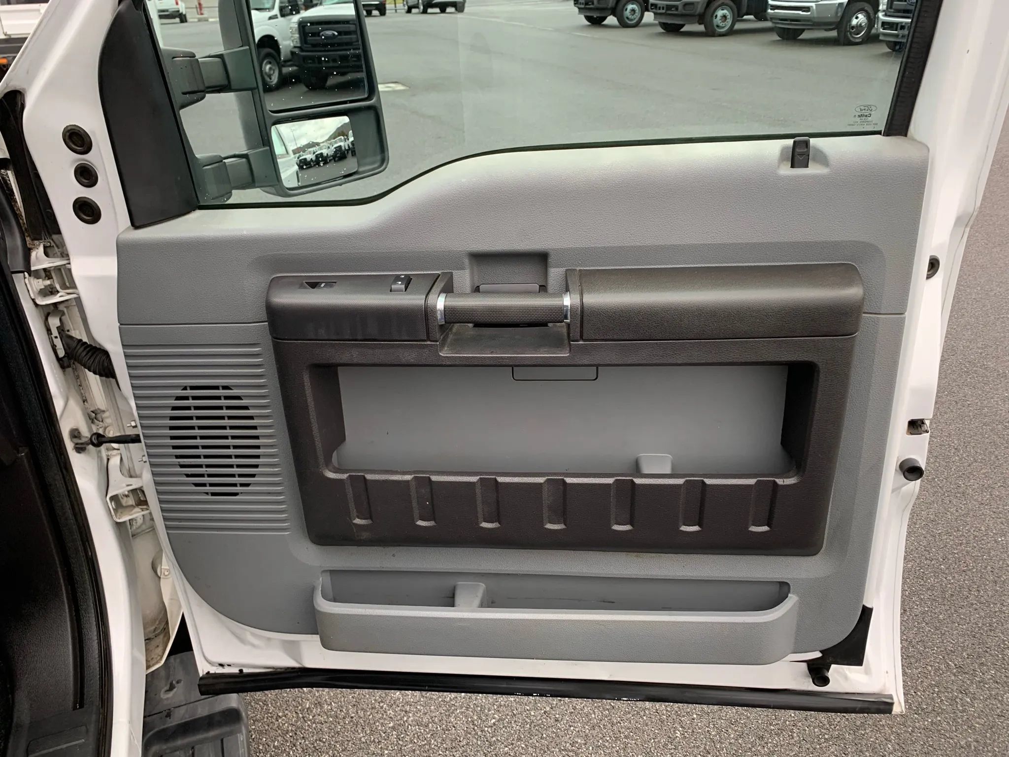 Used 2015 Ford F250 XL w/ Power Equipment Group AWD/4WD image 23