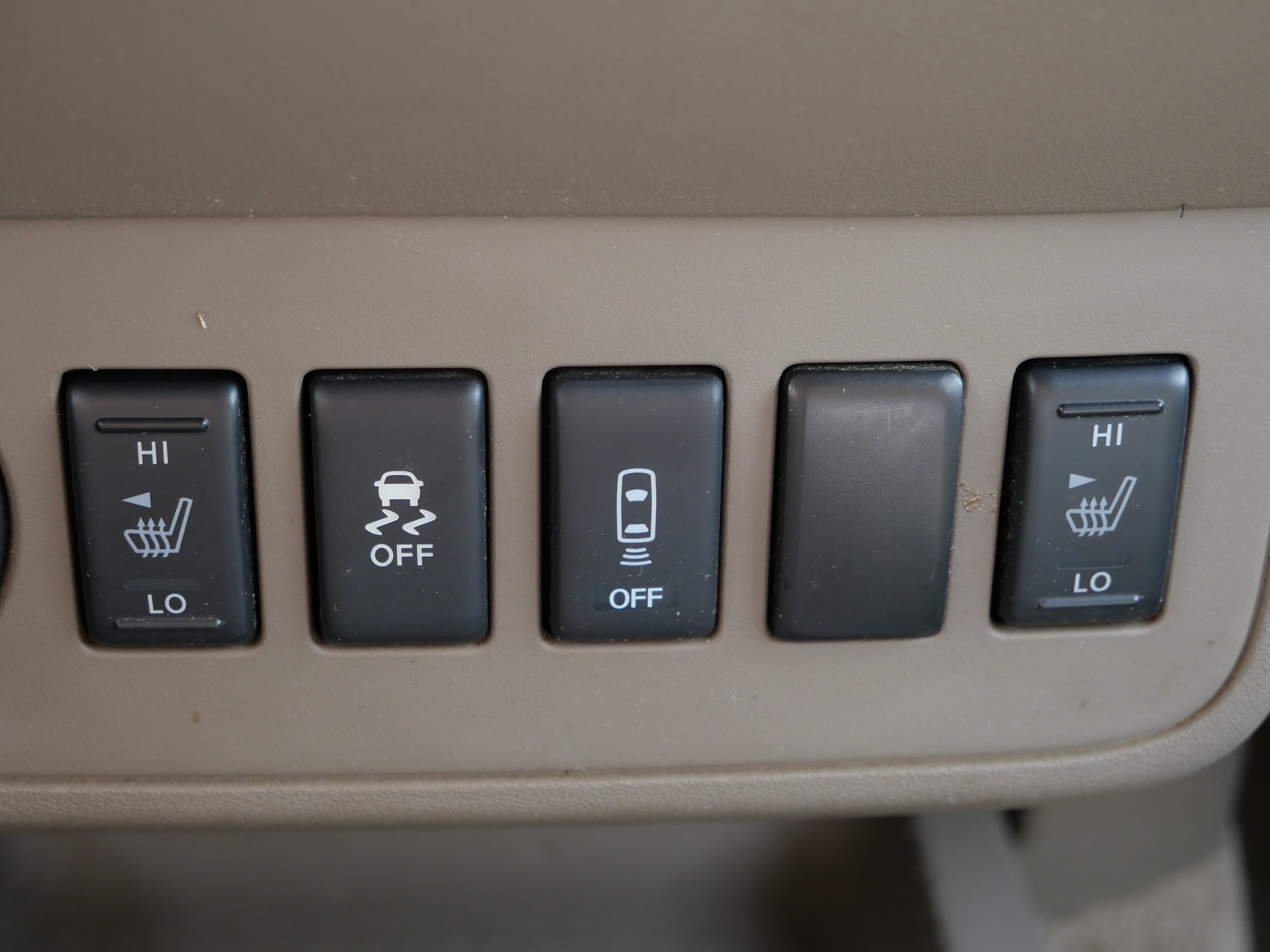 Used 2014 Nissan Frontier SV w/ SV Value Truck Package AWD/4WD image 33