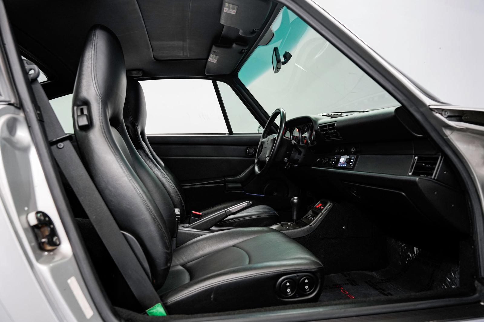 Used 1998 Porsche 911 Carrera S RWD image 28
