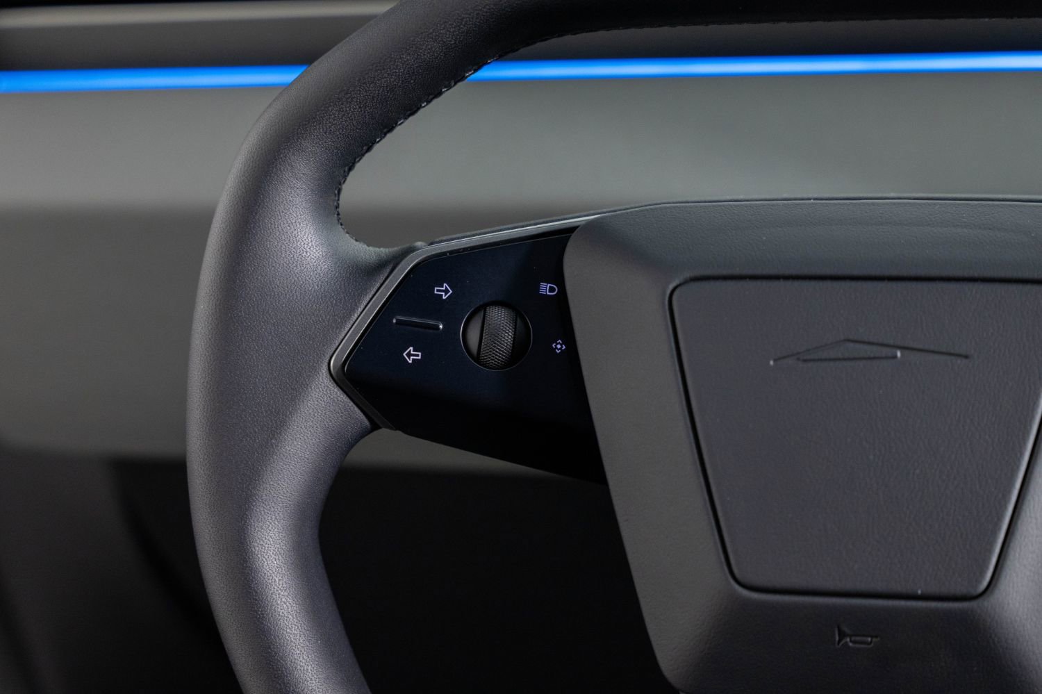 Used 2024 Tesla Cybertruck AWD Crew Cab image 30