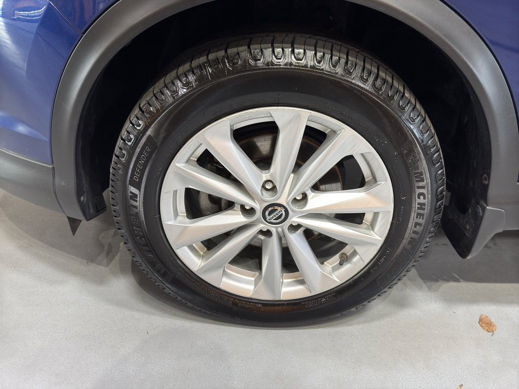 Used 2019 Nissan Rogue Sport SV w/ Technology Package image 9