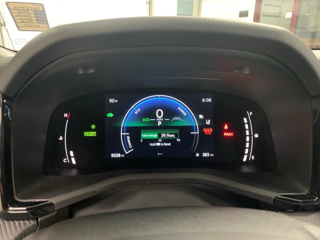 Used 2025 Toyota Camry SE FWD image 19
