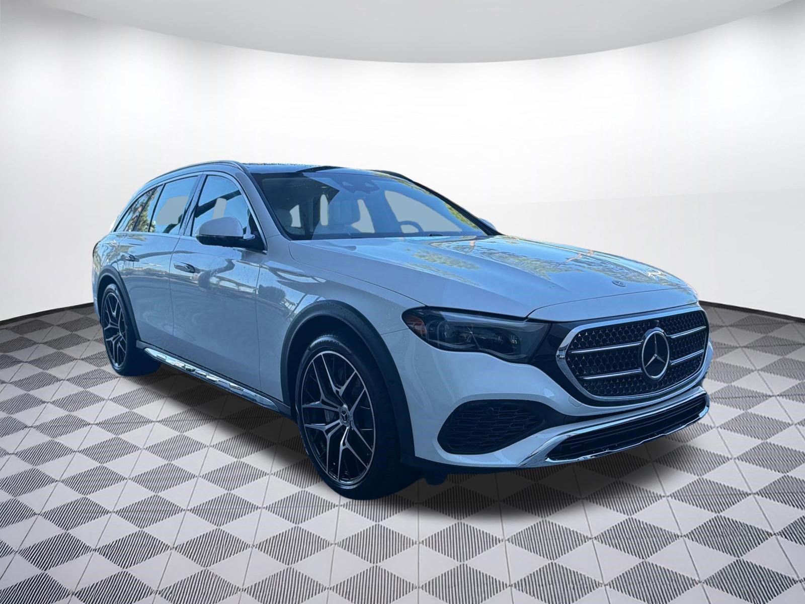 New 2026 Mercedes-Benz E 450 4MATIC All-Terrain Wagon image 7