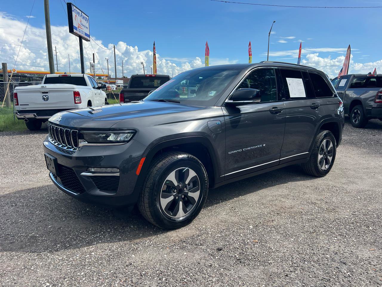 Used 2024 Jeep Grand Cherokee Limited 4xe image 7