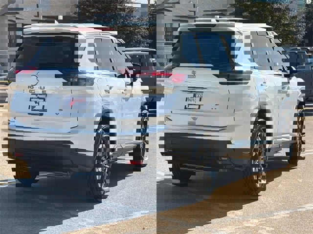 Certified 2024 Nissan Rogue SV image 8