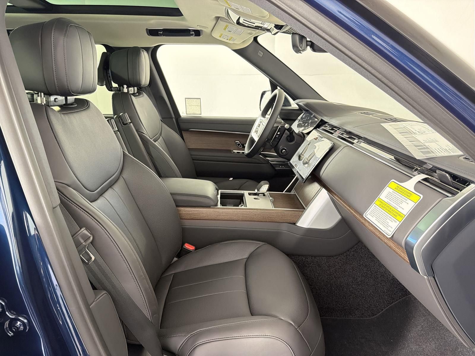 New 2026 Land Rover Range Rover Long Wheelbase SE image 32