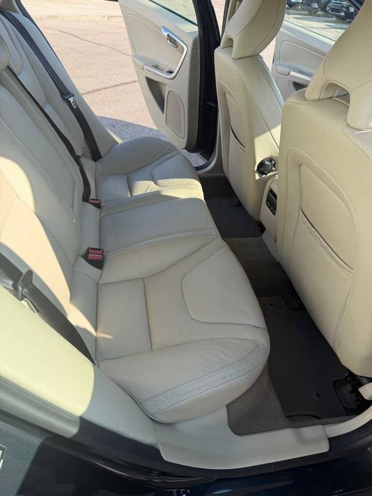 Used 2014 Volvo S60 T5 w/ Climate Package image 11