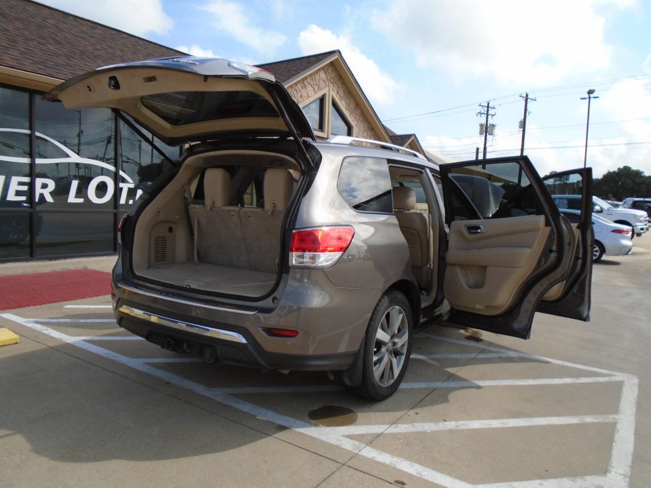 Used 2014 Nissan Pathfinder Platinum w/ Platinum Premium Package FWD image 24