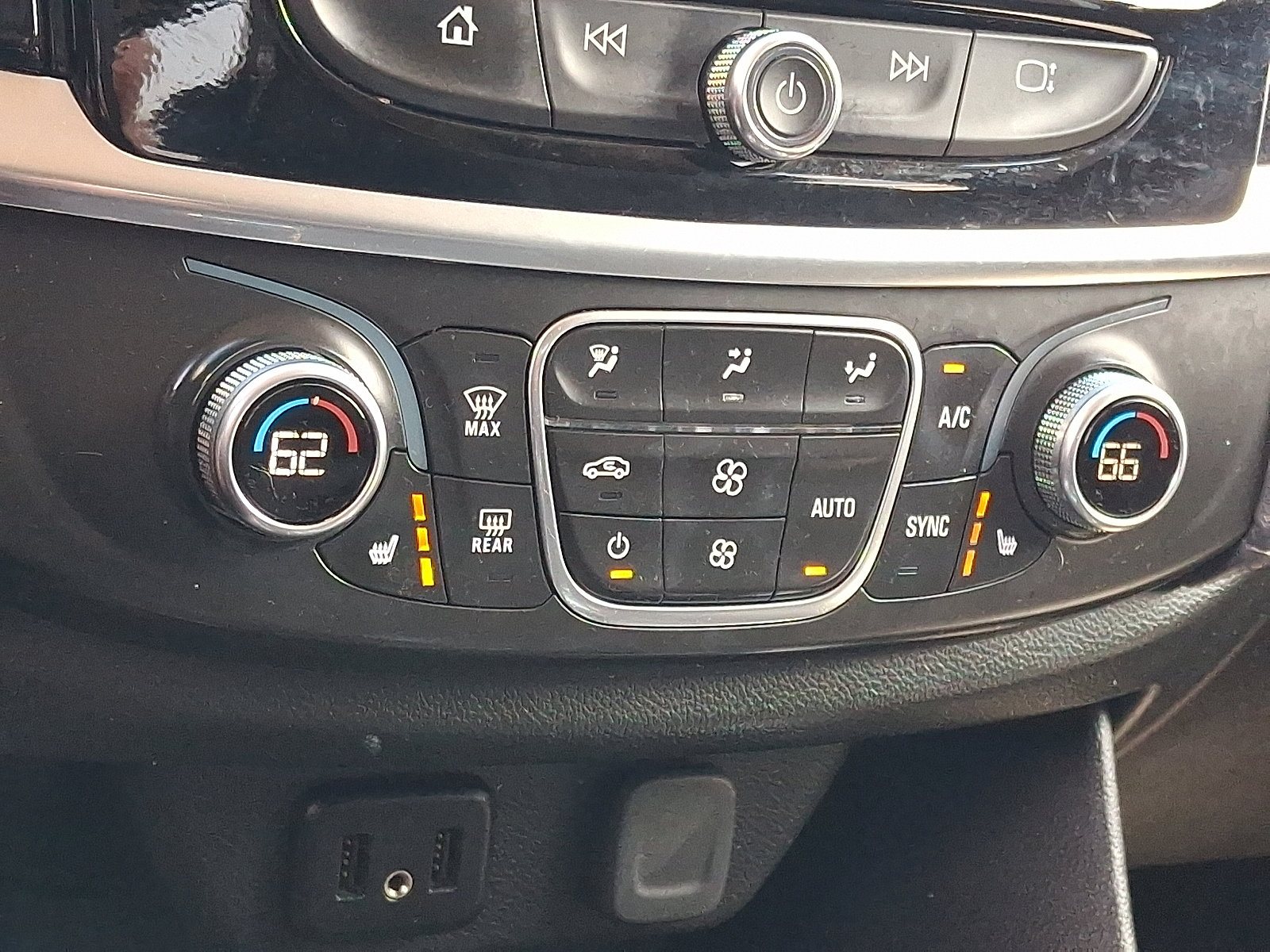 Certified 2019 Chevrolet Traverse LT AWD/4WD image 17