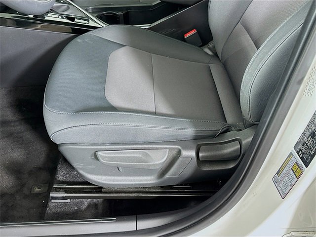 Used 2024 Kia Niro LX image 23