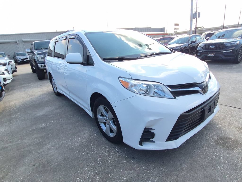 Used 2020 Toyota Sienna LE FWD image 4