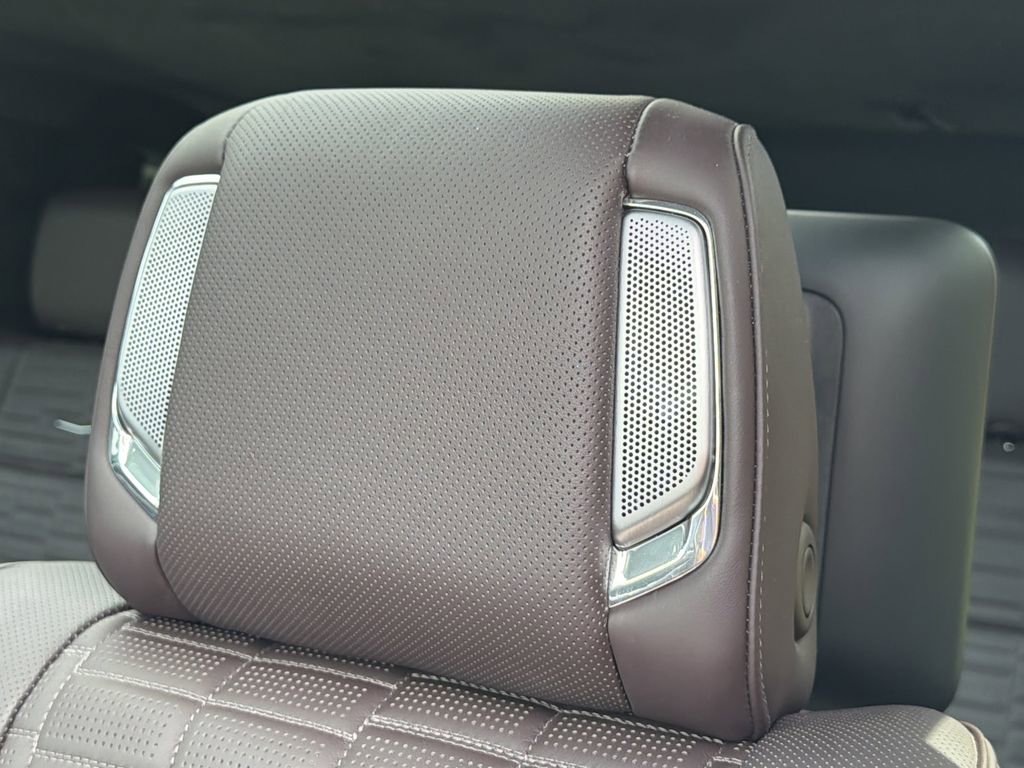 Certified 2024 Cadillac Escalade Sport Platinum w/ LPO, ONYX Package AWD/4WD image 24