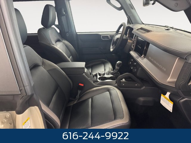 New 2026 Ford Bronco Outer Banks w/ Sasquatch Package AWD/4WD image 4