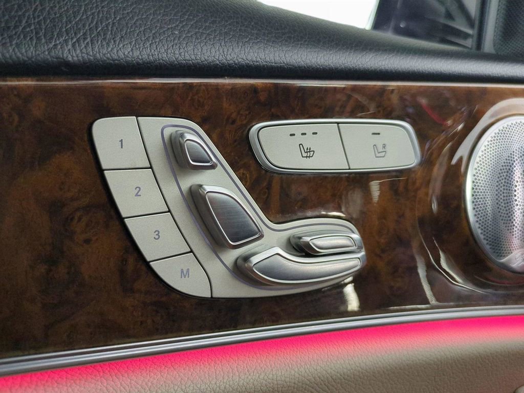 Used 2018 Mercedes-Benz E 300 image 21