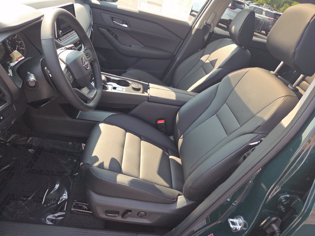 New 2026 Nissan Rogue Dark Armor AWD/4WD image 33