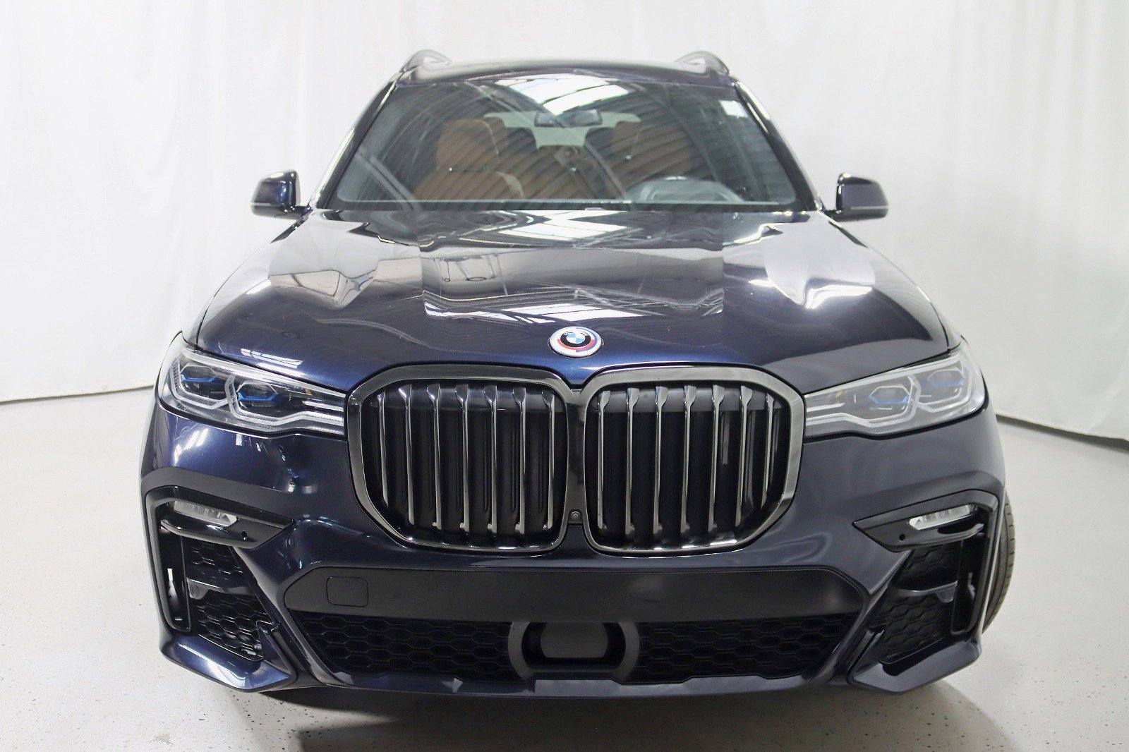 Used 2022 BMW X7 M50i image 8