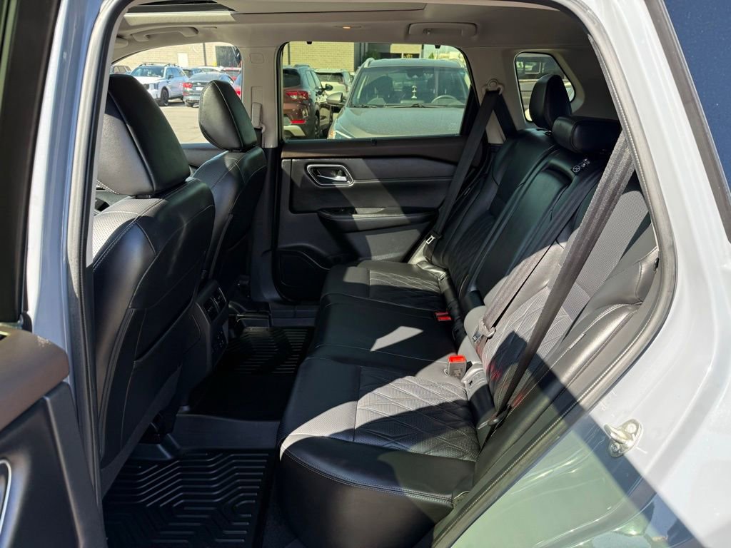 Used 2023 Nissan Rogue Platinum w/ Platinum Premium Package image 23