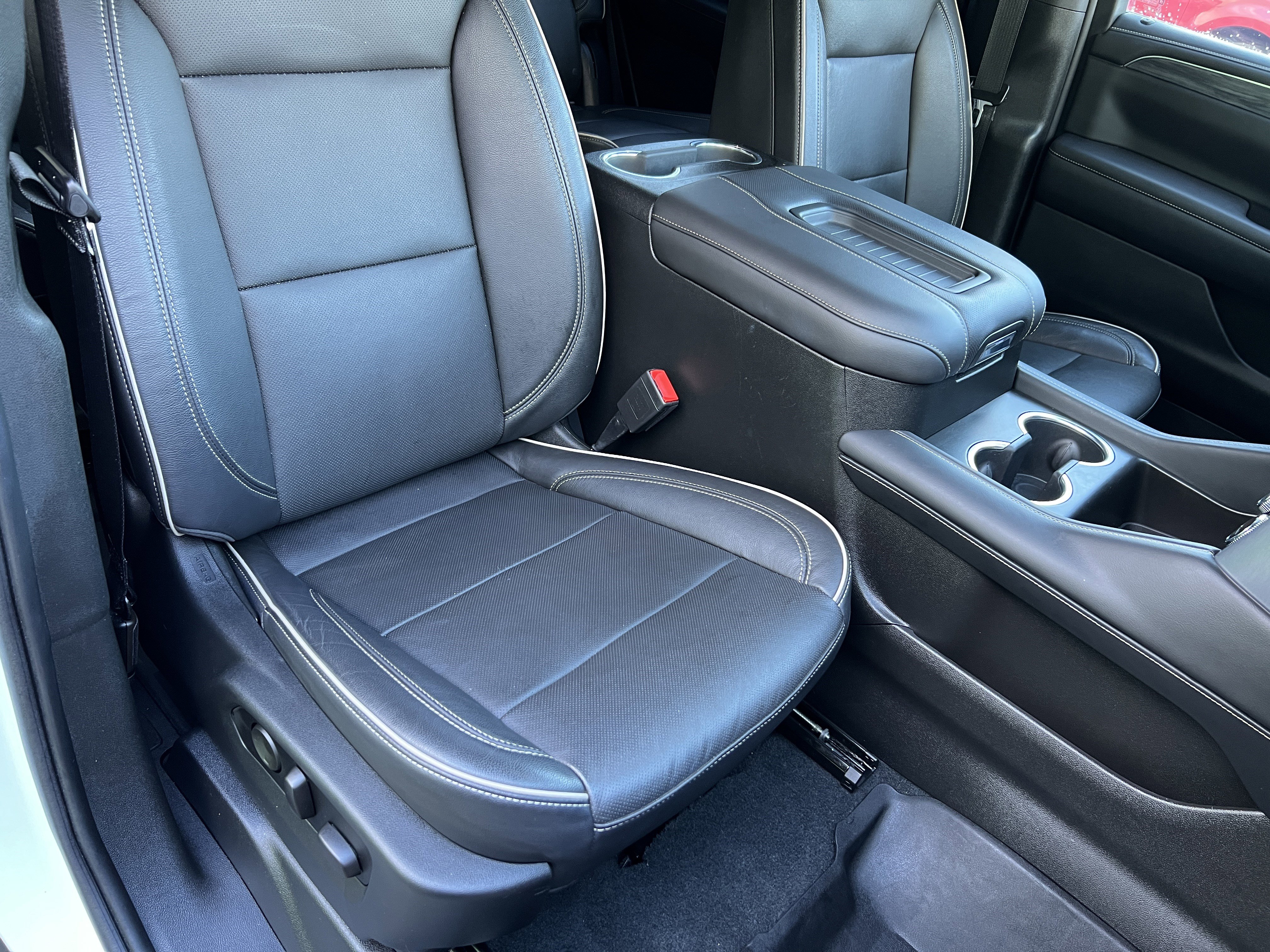 Certified 2021 GMC Yukon SLT w/ SLT Luxury Plus Package image 28