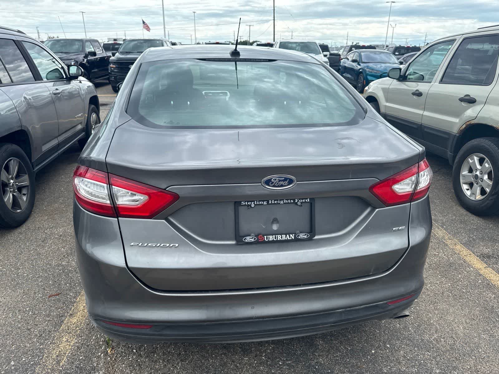 Used 2014 Ford Fusion SE FWD image 14
