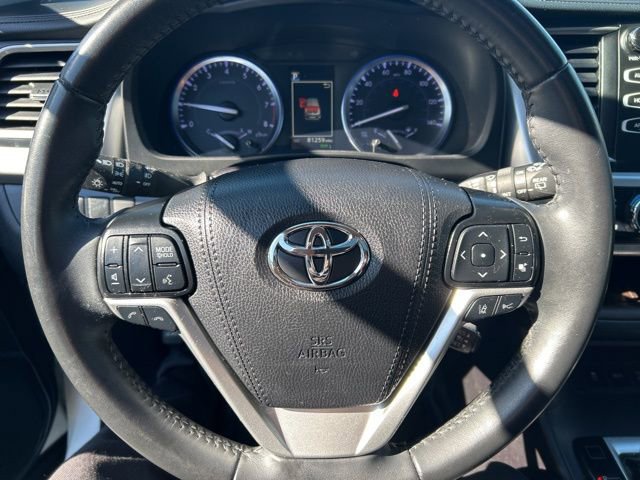 Used 2019 Toyota Highlander XLE image 22