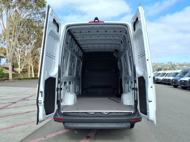 New 2025 Mercedes-Benz eSprinter 170 Cargo image 23