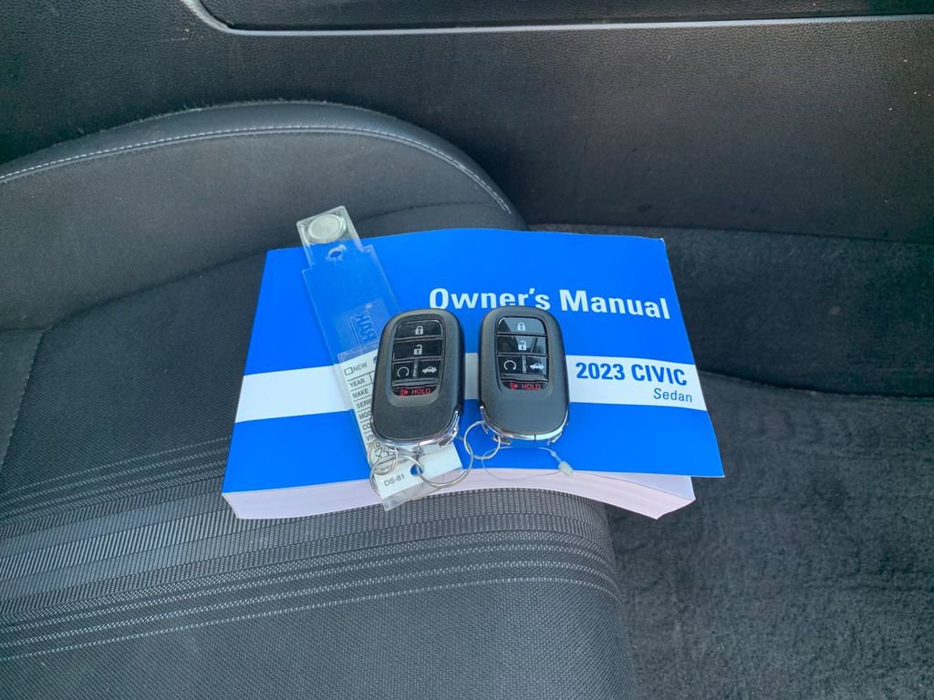 Used 2023 Honda Civic Sport image 9