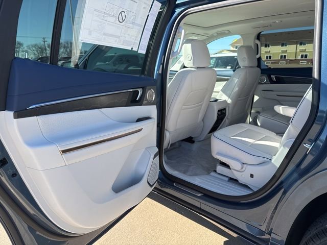 New 2026 Buick Enclave Avenir w/ Super Cruise Package AWD/4WD image 37