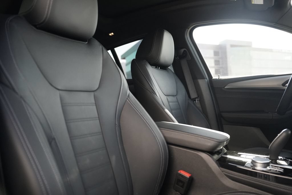 Used 2021 BMW X4 M40i w/ Executive Package AWD/4WD image 14