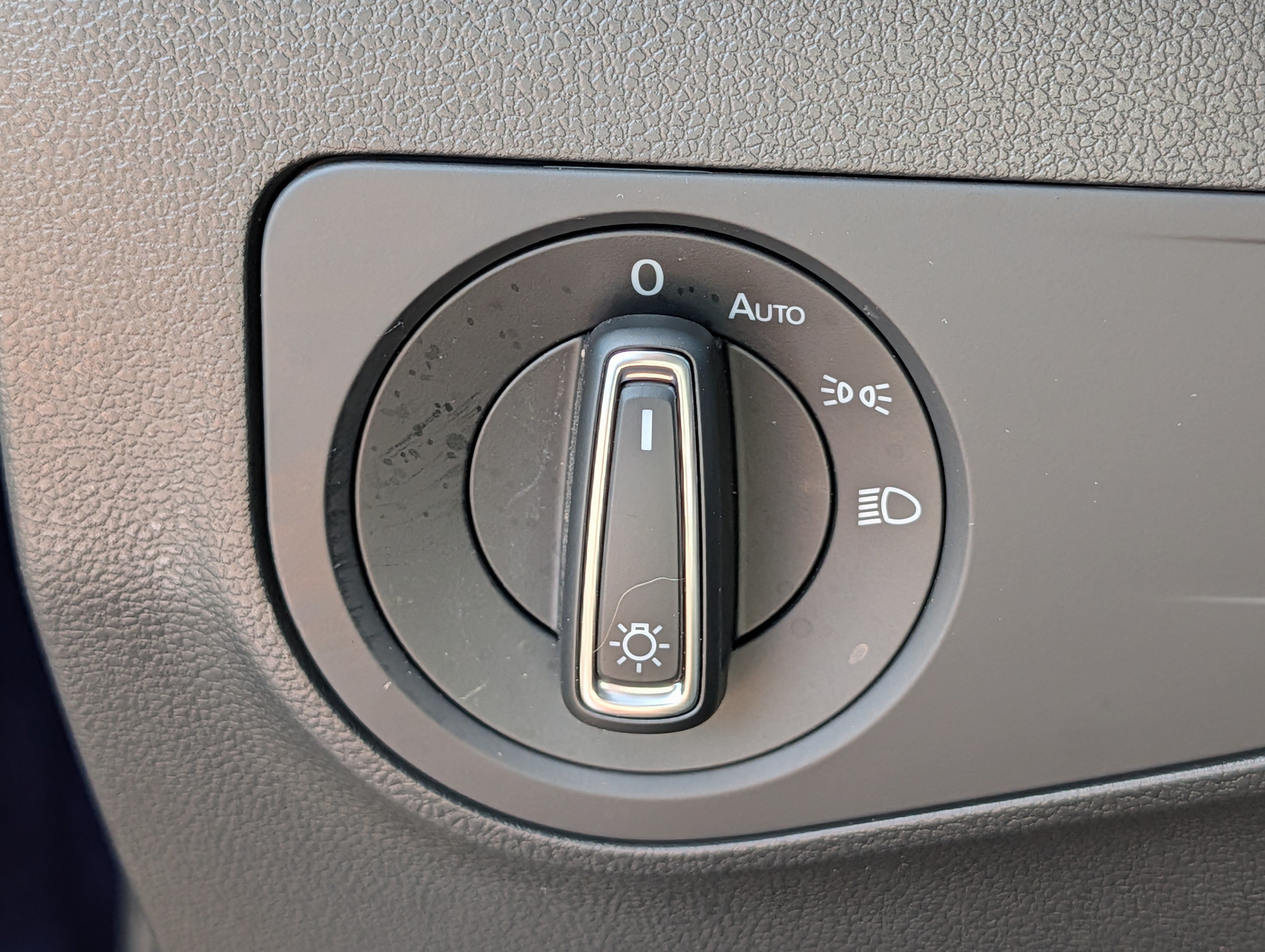 Certified 2024 Volkswagen Tiguan Wolfsburg Edition w/ Panoramic Sunroof Package AWD/4WD image 25